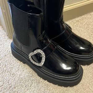 BRAND NEW Size 37 (7) Black Zara Boots With Rhinestone Heart